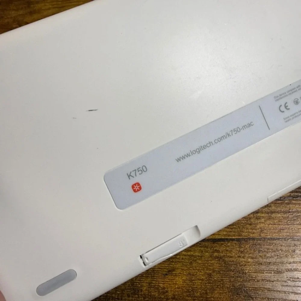 Logitech K750 920-003472 Silver/White‎ Solar Wireless Keyboard for Mac OS OS X